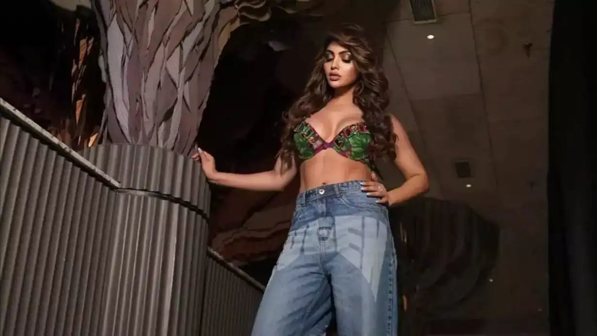 Bold Actress Akanksha Puri Is Spreading Her Charm In Bhojpuri Film