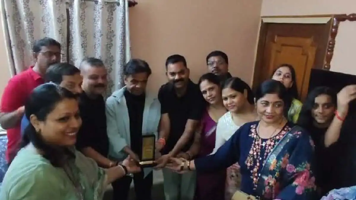 Rajpal Yadav Phone Snatch