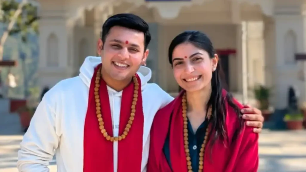 Dev Joshi Got Secretly Engaged In A Temple, Showed The Face Of His Beautiful Fiancée