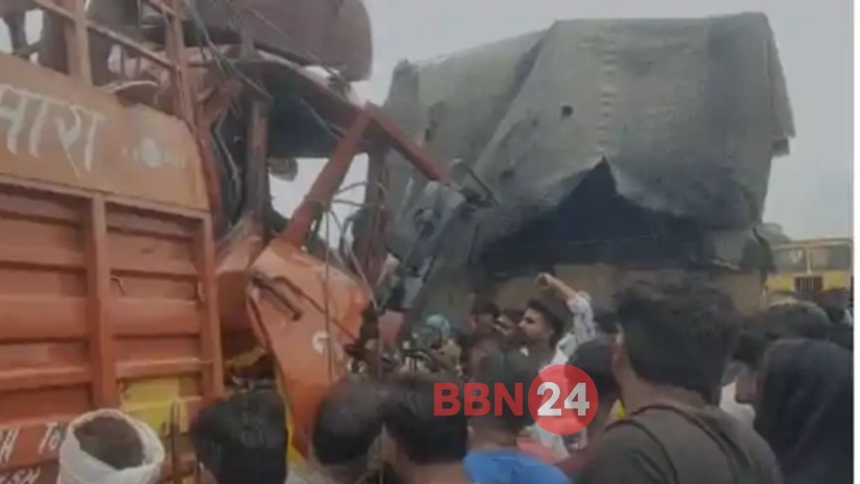Aurangabad Truck Accident Jogia Turn Nh19 Driver Rescue