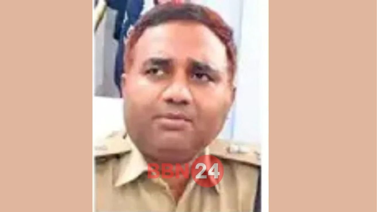 Ips Officer Deepak Ranjan Left Alone By Bodyguards And Driver In Bihar