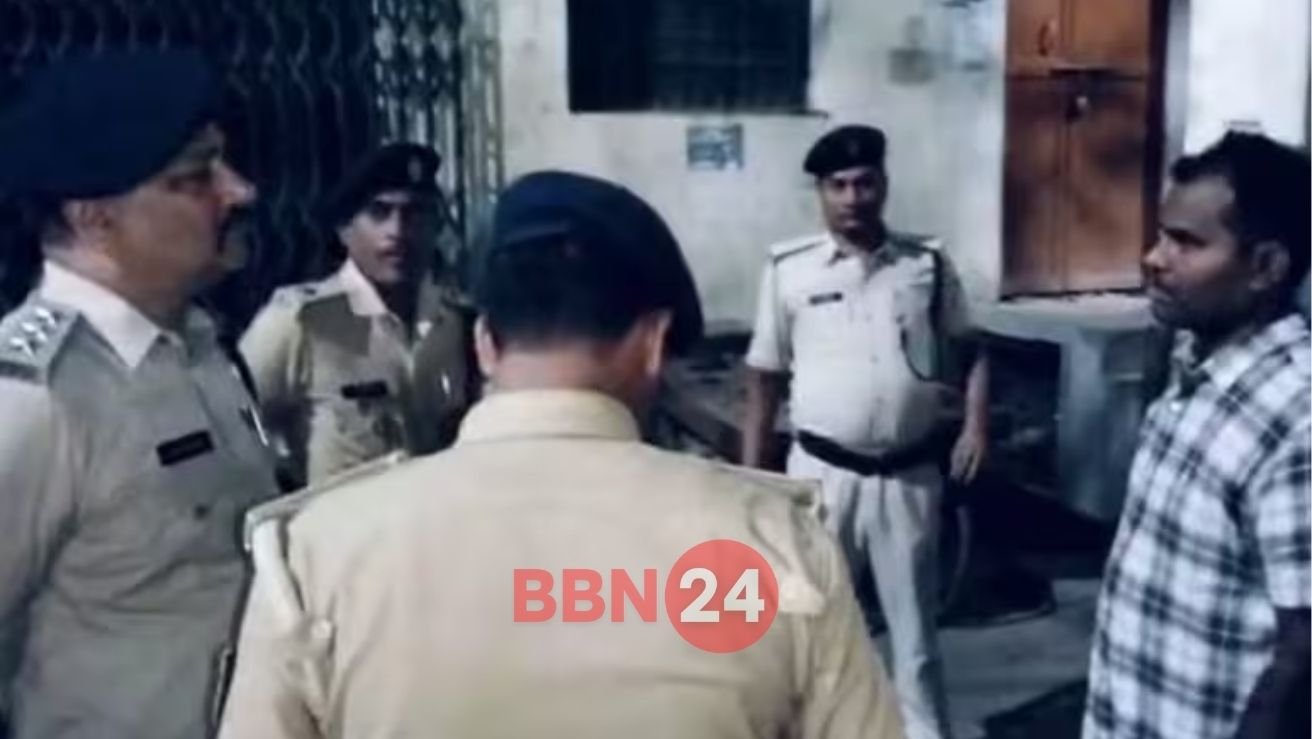 Patna Court Drama Land Dispute Accused Lock Themselves