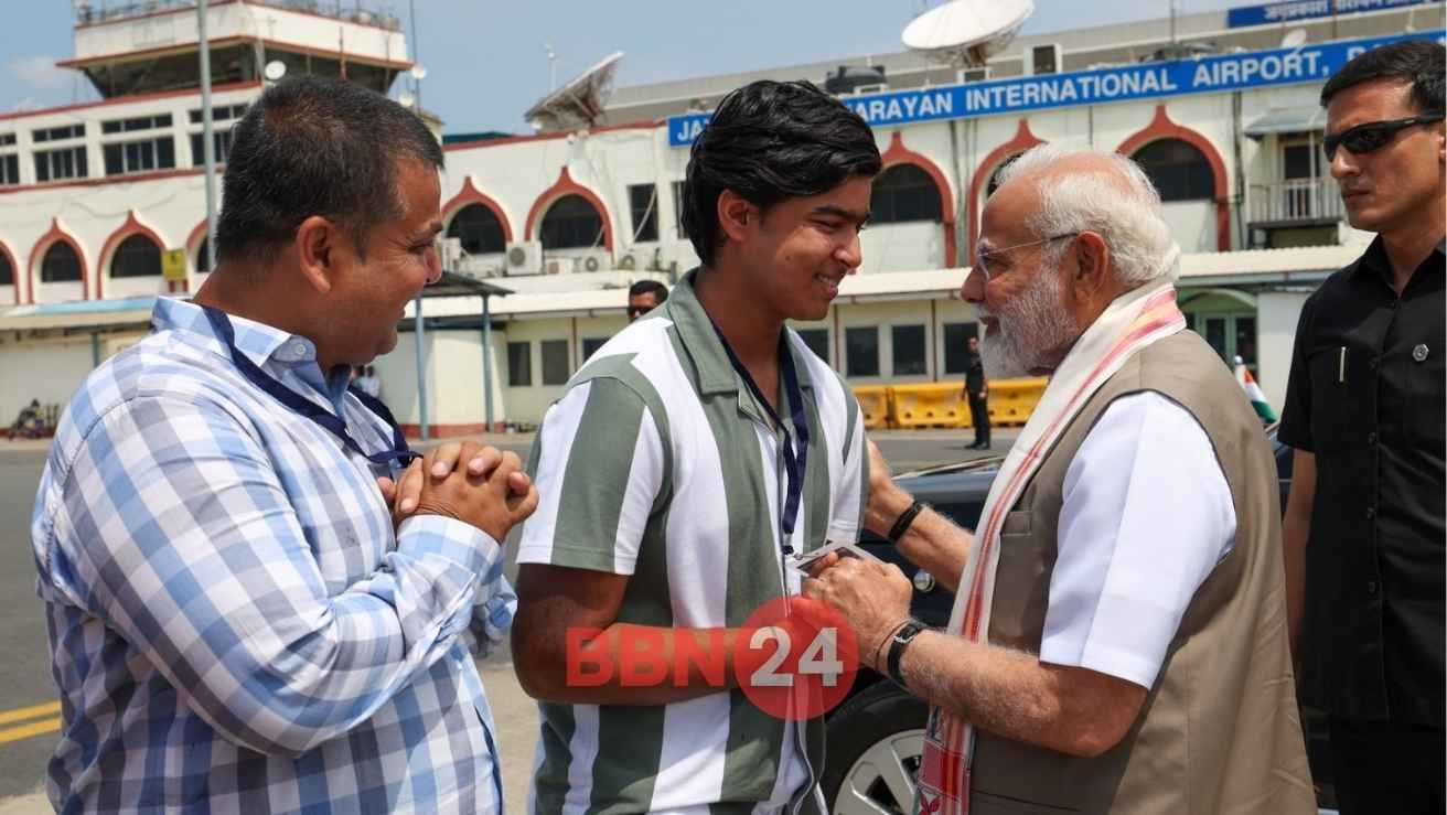 Pm Modi Meets Vaibhav Suryavanshi At Patna Airport