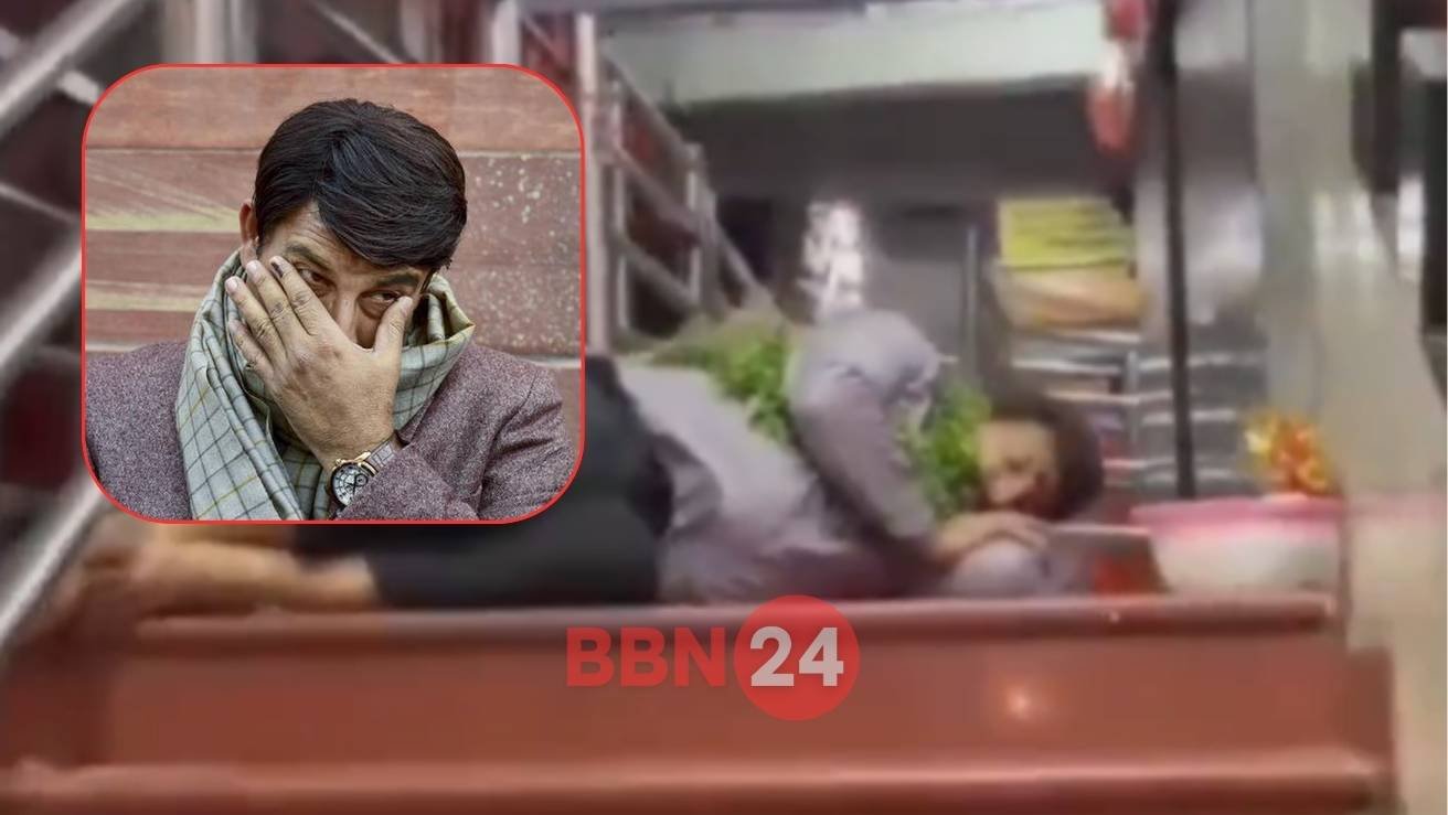 Manoj Tiwari Viral Video Sleeping On Temple Steps