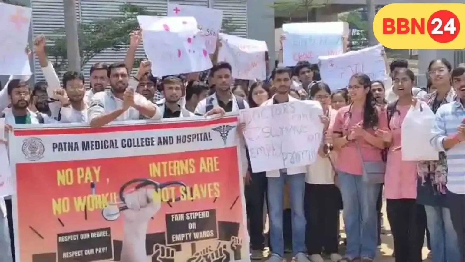 Pmch Doctors Protest Patna Stipend Demand