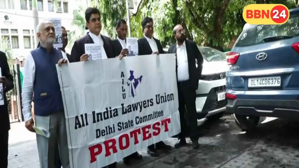 Delhi Lawyers Protest Against Rakesh Kishore For Throwing Shoe At Cji