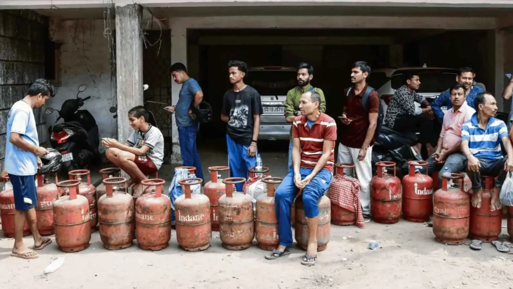 Lpg Consumption Drop India Hormuz Crisis