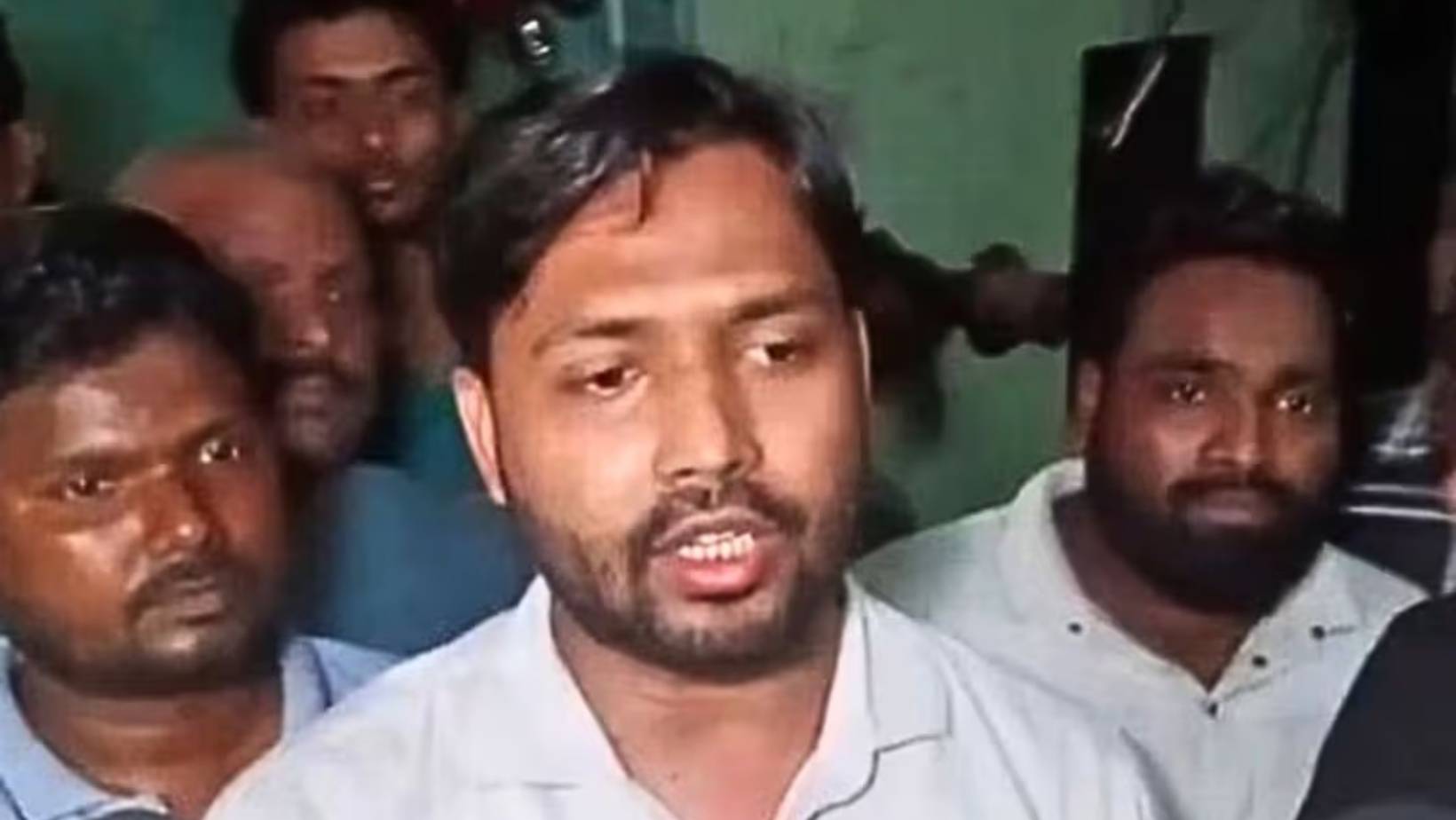 Khan Sir Firing Case Fir Bodyguards Patna Coaching Controversy