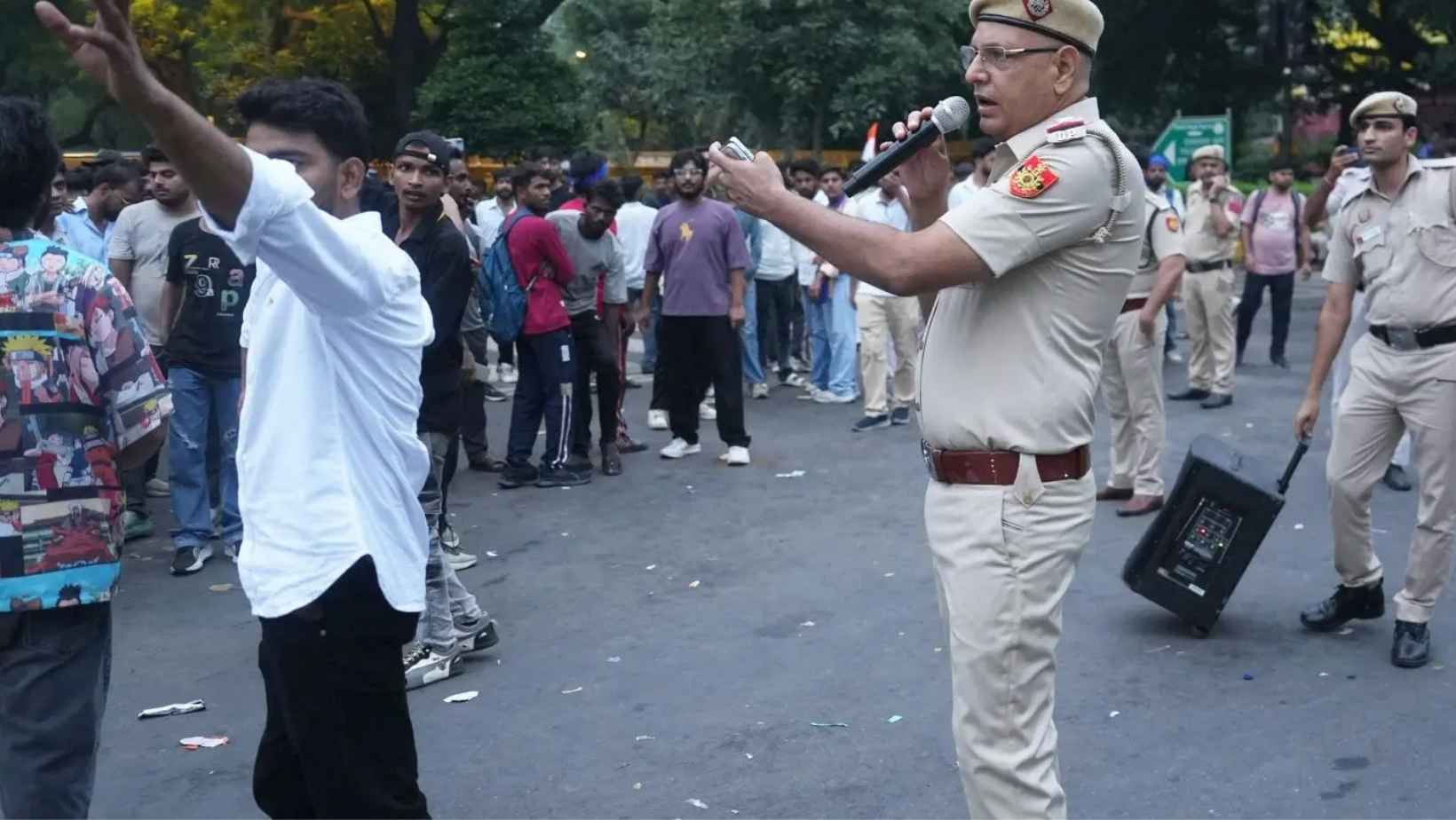 Jantar Mantar Protest Delhi Police New Guidelines Uniform Duty