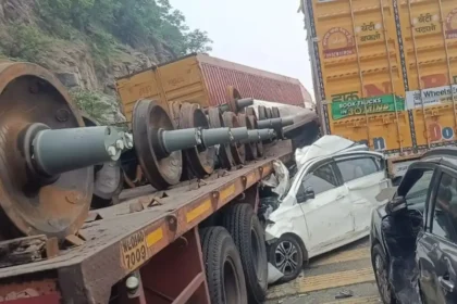 Ramgarh Chutupalu Valley Trailer Accident Many Vehicles Hit 15 20 Injured