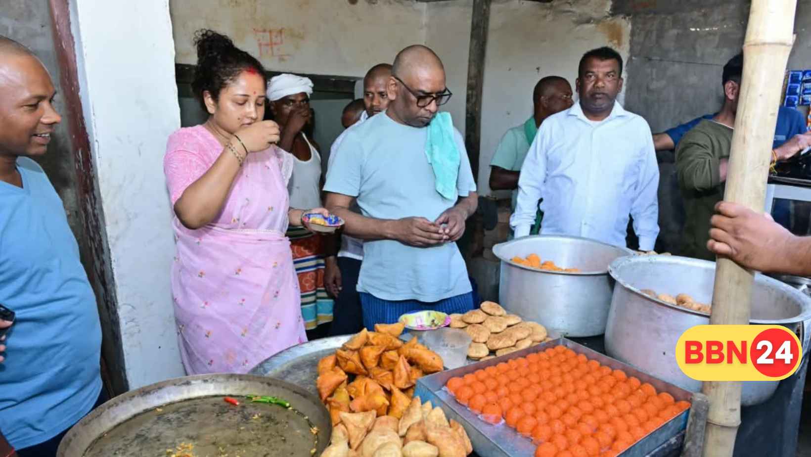 Hemant Soren Kalpana Soren Kasmar Tea Pakodi Jalebi